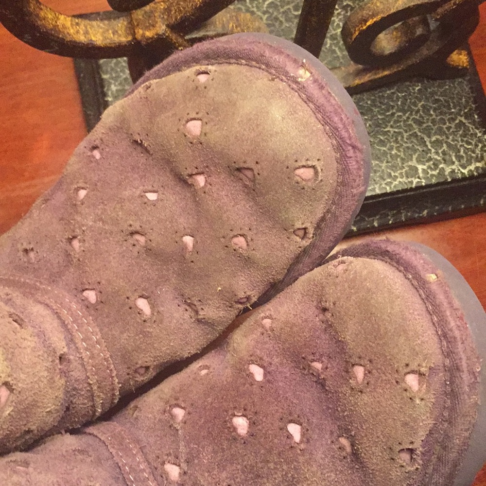 Ugg - Picture 5 of 8